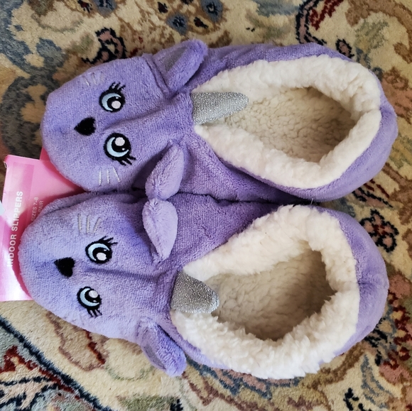 Inside warm cuddly slippers womens sz 7-8 unicorns - Picture 2 of 3